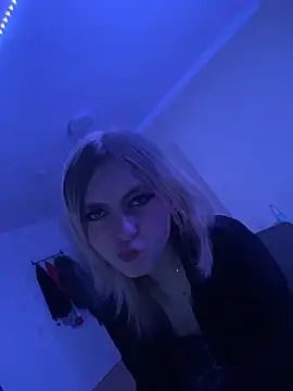 Snapshot of Milli-Kiss chatting on February 16, 2026, 9:11 pm Milli-Kiss online show from February 16, 2026, 9:11 pm