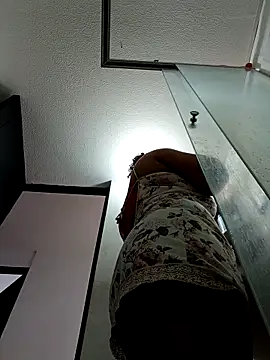 honey-suckle online show from February 21, 2026, 7:04 pm