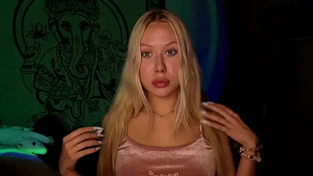 Snapshot of pureeangel chatting on February 23, 2026, 7:55 pm pureeangel online show from February 23, 2026, 7:55 pm