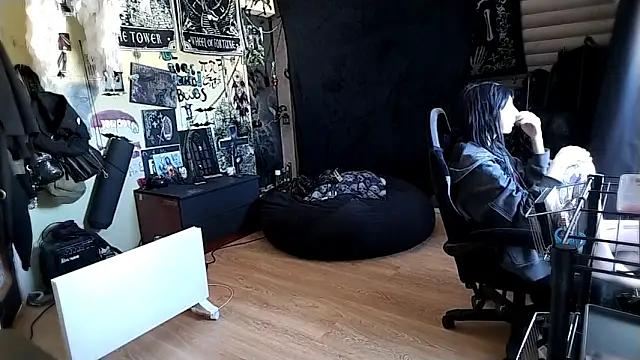 Snapshot of Shempert_ghot chatting on February 23, 2026, 11:07 am Shempert ghot online show from February 23, 2026, 11:07 am