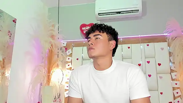 Snapshot of Bastixvontade chatting on February 19, 2026, 11:56 pm Bastixvontade online show from February 19, 2026, 11:56 pm