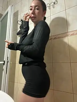 Snapshot of I_amSis chatting on February 24, 2026, 8:23 am I amSis online show from February 24, 2026, 8:23 am