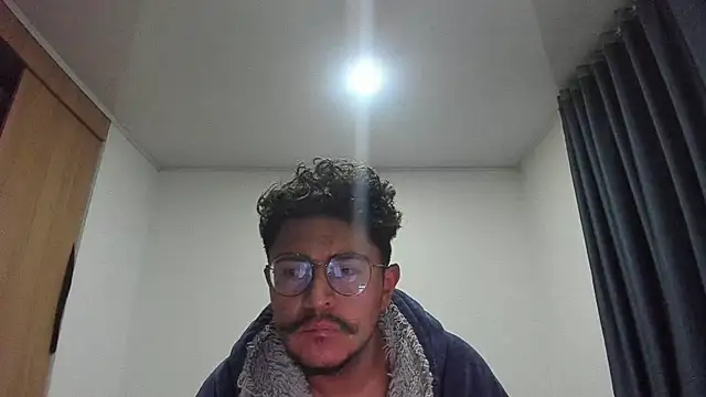 JhonnyRey27 online show from February 28, 2026, 2:34 am