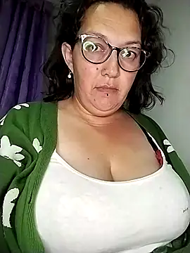 Snapshot of _Saraqueen chatting on February 21, 2026, 3:40 am Saraqueen online show from February 21, 2026, 3:40 am