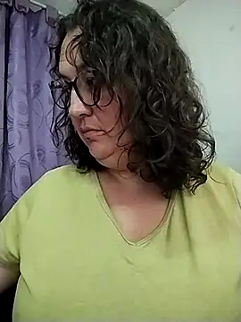 Snapshot of _Saraqueen chatting on March 1, 2026, 7:49 pm Saraqueen online show from March 1, 2026, 7:49 pm