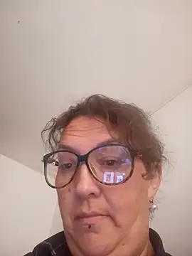  Saraqueen online show from April 5, 2026, 7:22 pm