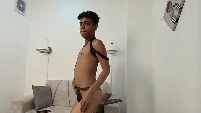 alexx cum18 online show from June 23, 2026, 5:33 pm