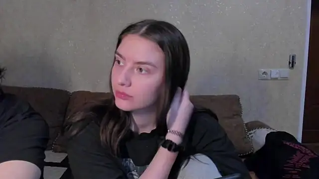 love lina muuur online show from February 21, 2026, 6:31 pm