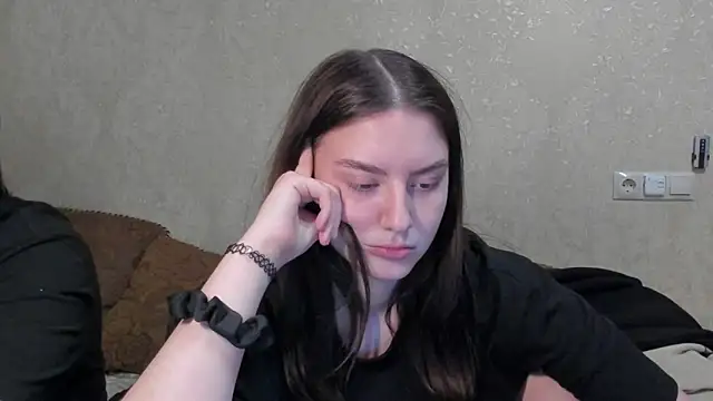 love lina muuur online show from February 27, 2026, 5:13 pm