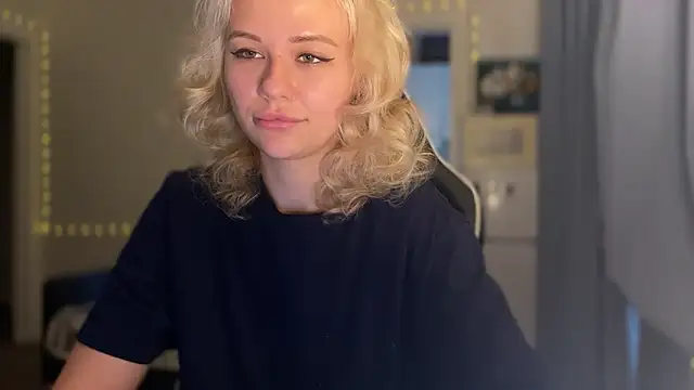 Leylia Lily online show from March 11, 2026, 9:48 am