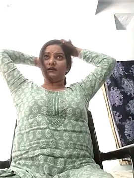 Snapshot of Anushka_Singh0 chatting on May 3, 2026, 6:41 am Anushka Singh0 online show from May 3, 2026, 6:41 am
