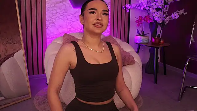 Snapshot of SashaLorrenz chatting on June 5, 2026, 2:23 pm SashaLorrenz online show from June 5, 2026, 2:23 pm