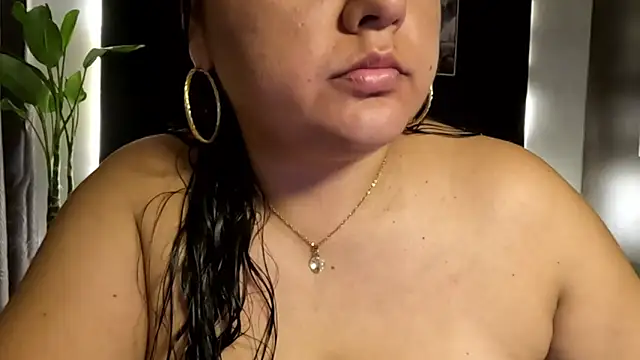 AzaraOnyx online show from June 4, 2026, 11:27 am