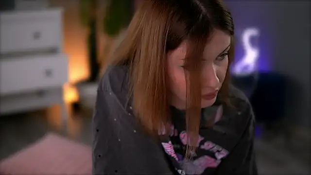 CrystalMo0n online show from March 28, 2026, 12:27 pm