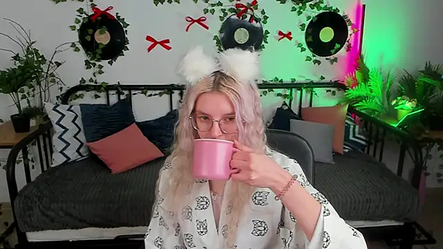 TiffanyPeachi online show from February 26, 2026, 10:47 am