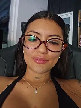 Snapshot of Roma_xxx chatting on May 9, 2026, 9:42 pm Roma xxx online show from May 9, 2026, 9:42 pm