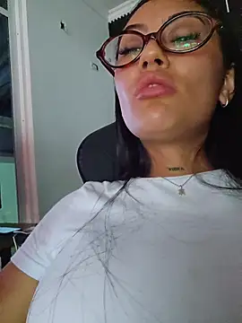 Snapshot of Roma_xxx chatting on May 10, 2026, 8:58 pm Roma xxx online show from May 10, 2026, 8:58 pm