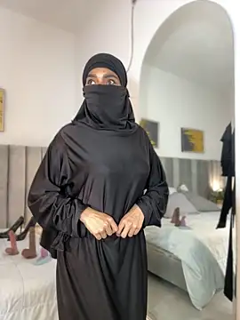 Snapshot of aminaa_ chatting on February 14, 2026, 6:59 pm aminaa online show from February 14, 2026, 6:59 pm