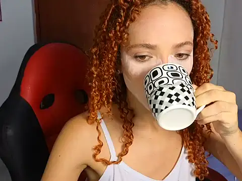 Snapshot of CandyyMonroe chatting on February 20, 2026, 12:05 pm CandyyMonroe online show from February 20, 2026, 12:05 pm