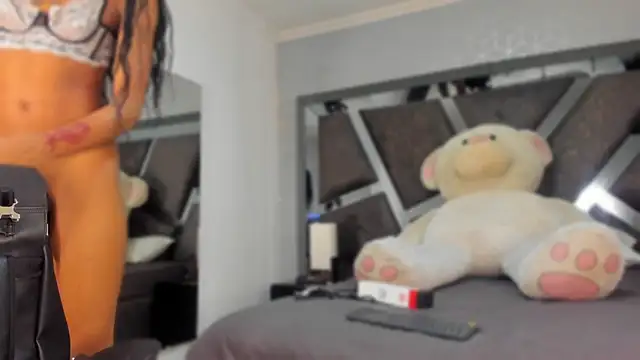 ElektraBomdans online show from February 25, 2026, 3:49 am