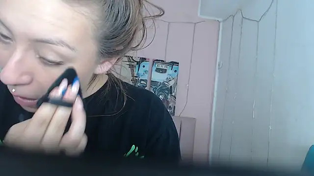 casandraroberthrs707 online show from February 21, 2026, 7:59 pm