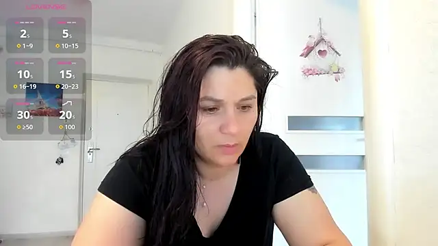 EVELYNA88 online show from May 9, 2026, 8:52 am