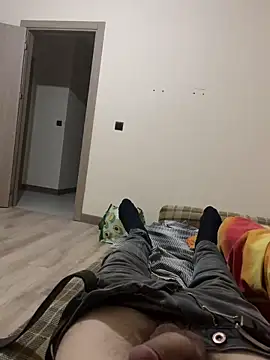 enesozkir online show from April 14, 2026, 5:08 pm