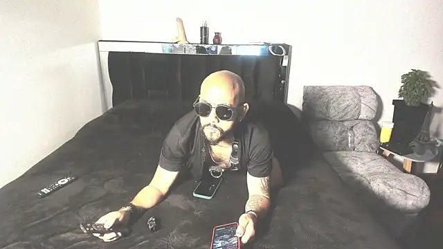 Snapshot of King_bear_25 chatting on February 23, 2026, 11:40 am King bear 25 online show from February 23, 2026, 11:40 am