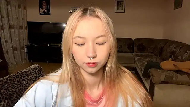 Snapshot of PinkTraible chatting on February 26, 2026, 11:42 am PinkTraible online show from February 26, 2026, 11:42 am