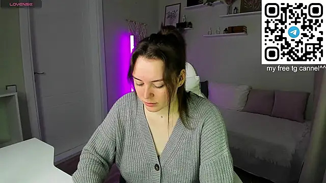 Laura CollinsS online show from June 2, 2026, 12:45 am