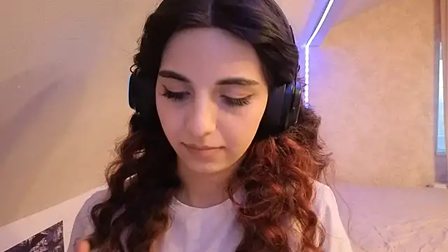 Blissmissataeses online show from February 16, 2026, 11:39 am