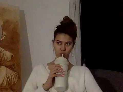 KiraVixenSweet online show from March 1, 2026, 6:21 pm