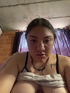 ZoE-sweettt online show from April 13, 2026, 8:25 pm