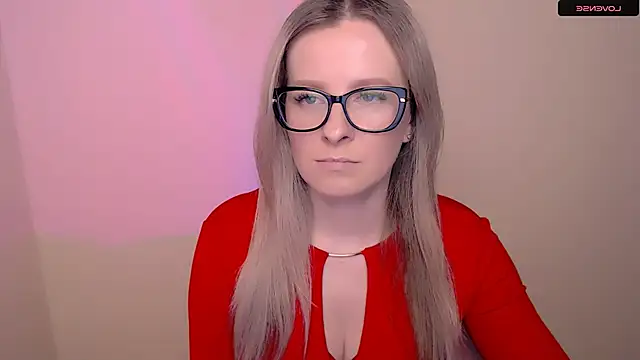 AnnePeach online show from April 18, 2026, 4:44 pm