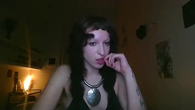 Snapshot of rhizomata chatting on June 5, 2026, 9:09 pm rhizomata online show from June 5, 2026, 9:09 pm