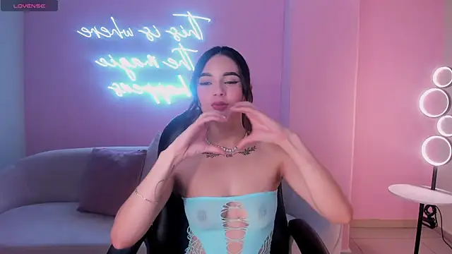 Snapshot of CarolineEvans_x chatting on February 23, 2026, 6:11 am CarolineEvans x online show from February 23, 2026, 6:11 am