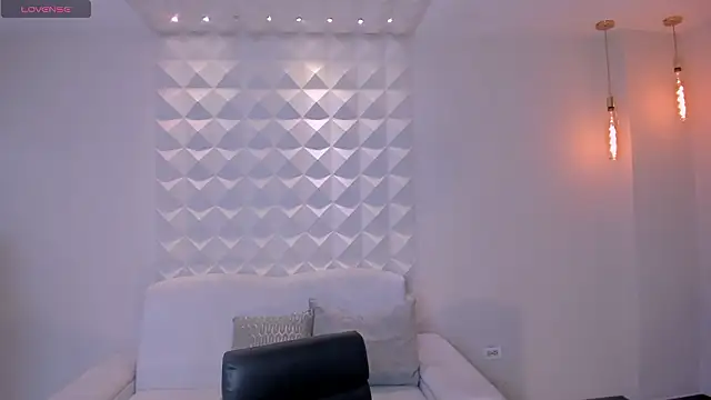 Snapshot of CarolineEvans_x chatting on February 27, 2026, 4:23 am CarolineEvans x online show from February 27, 2026, 4:23 am