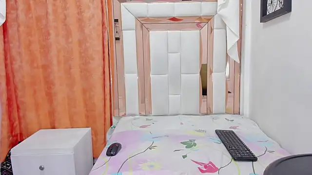 kimberly xoxo 3 online show from February 18, 2026, 3:24 am