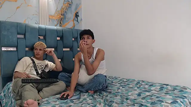 GREEN BOYS online show from April 10, 2026, 7:29 pm