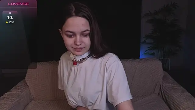 parrot kisha online show from March 19, 2026, 1:42 am