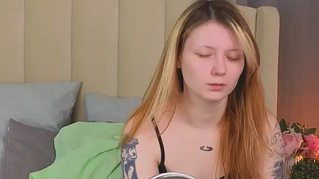 AlyssFrost online show from May 21, 2026, 2:07 am