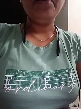 taniya0 online show from April 1, 2026, 5:32 pm