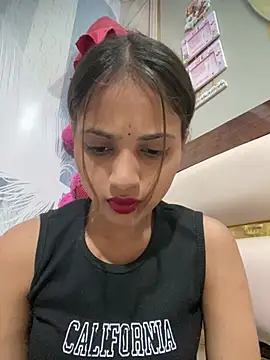 samayra1144 online show from May 19, 2026, 10:21 am