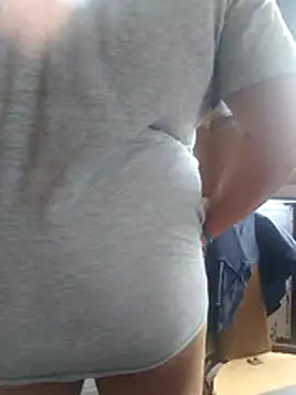 Snapshot of 69_less chatting on February 17, 2026, 6:36 pm 69 less online show from February 17, 2026, 6:36 pm