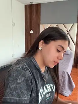 Luna rousse26 online show from April 14, 2026, 12:11 pm