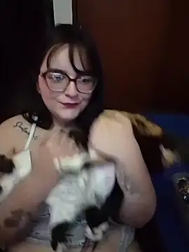 daphneev online show from May 8, 2026, 5:24 am