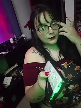 daphneev online show from May 10, 2026, 6:40 am