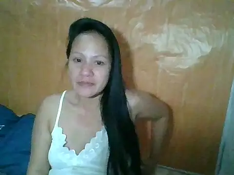 Snapshot of xxLIY chatting on May 23, 2026, 6:12 pm xxLIY online show from May 23, 2026, 6:12 pm