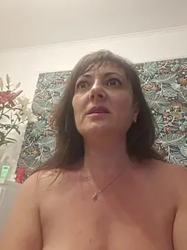 Snapshot of SaraGina chatting on June 11, 2026, 2:53 am SaraGina online show from June 11, 2026, 2:53 am