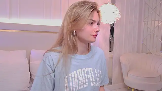 Snapshot of Sona_Lavberi chatting on May 5, 2026, 9:50 am Sona Lavberi online show from May 5, 2026, 9:50 am